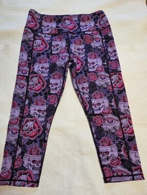 Constantly Varied Gear Pink & Purple Skull and Rose Print Women's Leggings. Sz L